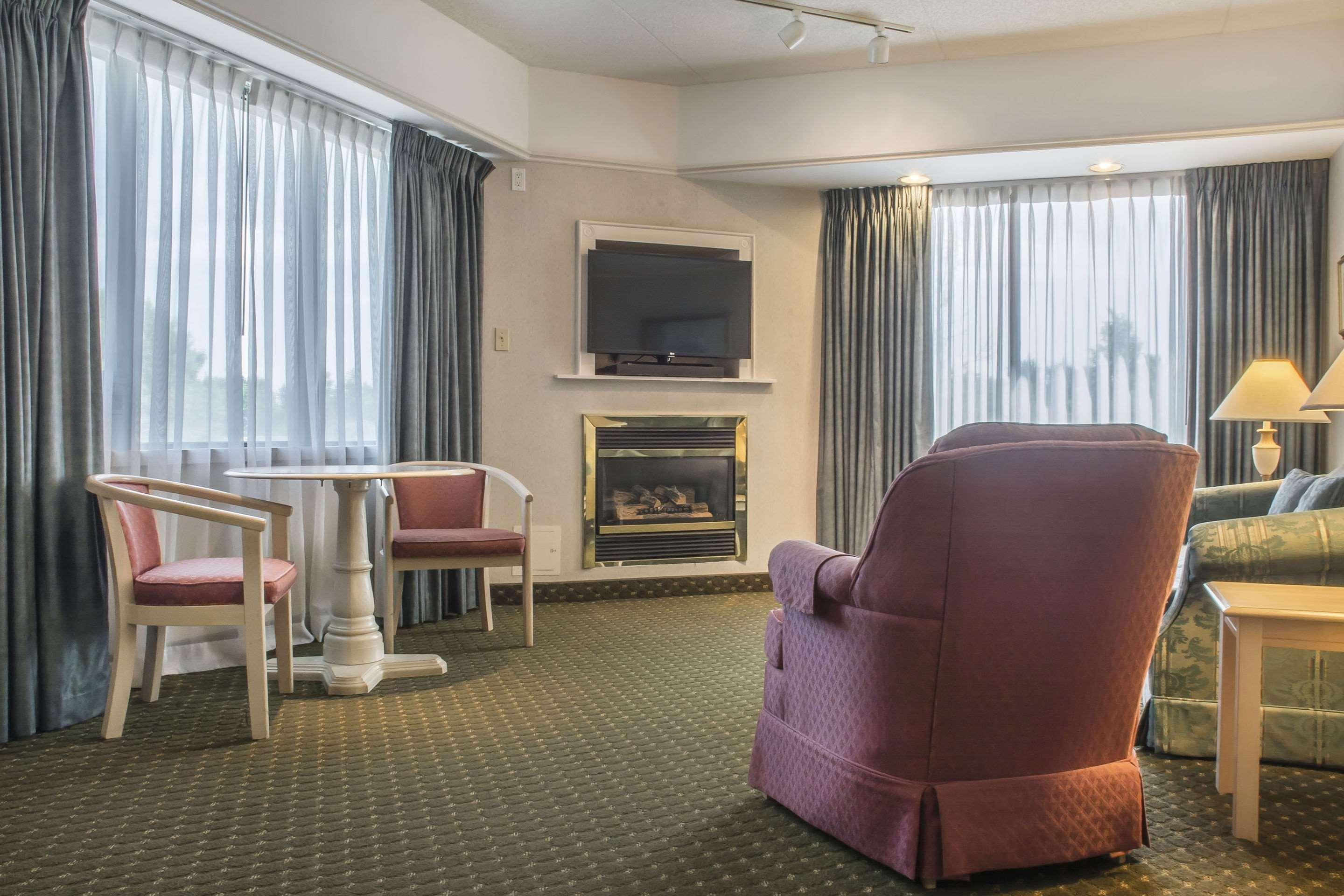 Clarion Hotel & Conference Centre Fort Erie Exterior foto